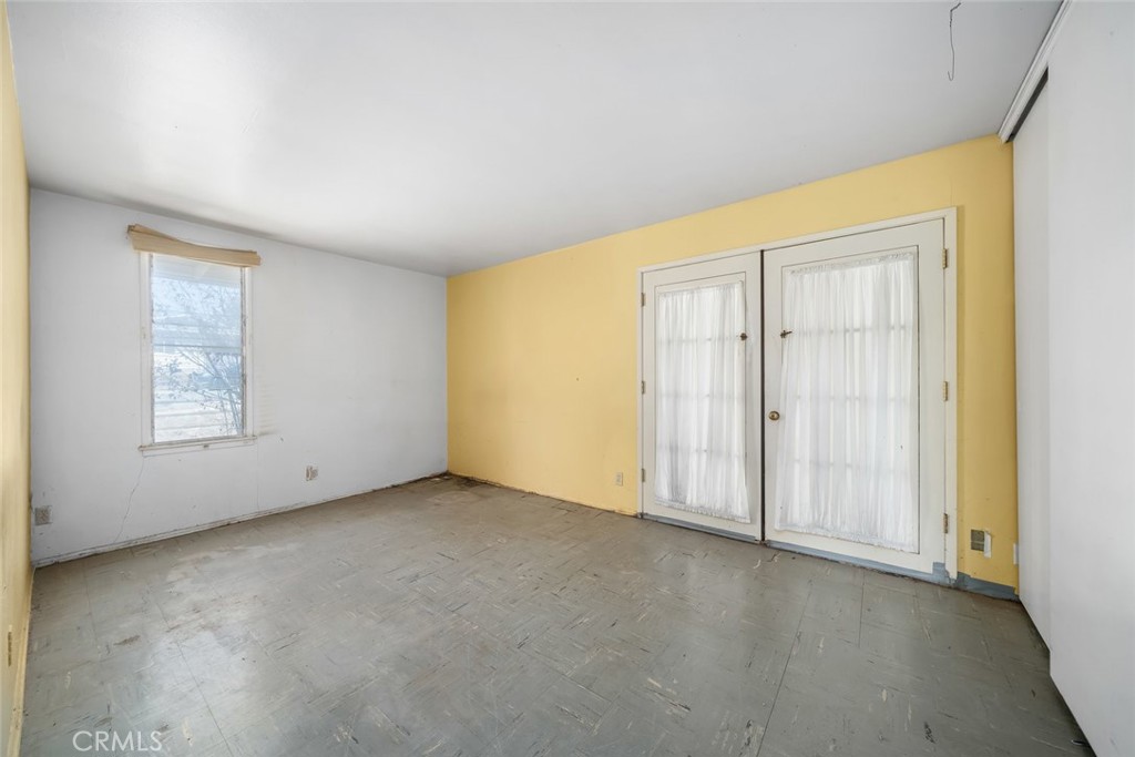 1178 San Carlos Drive San Luis Obispo, CA 93401 - Photo 13 of 32 an empty room with windows
