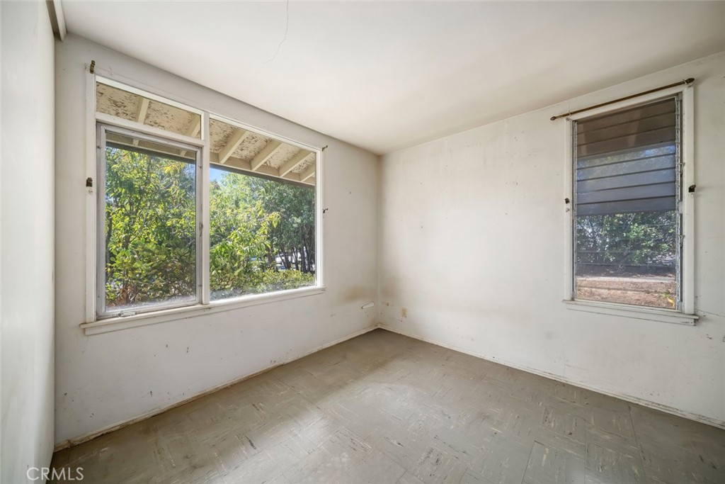 1178 San Carlos Drive San Luis Obispo, CA 93401 - Photo 21 of 32 an empty room with windows