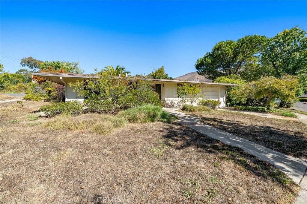 1178 San Carlos Drive San Luis Obispo, CA 93401 - Photo 27 of 32 a view of a house with a yard
