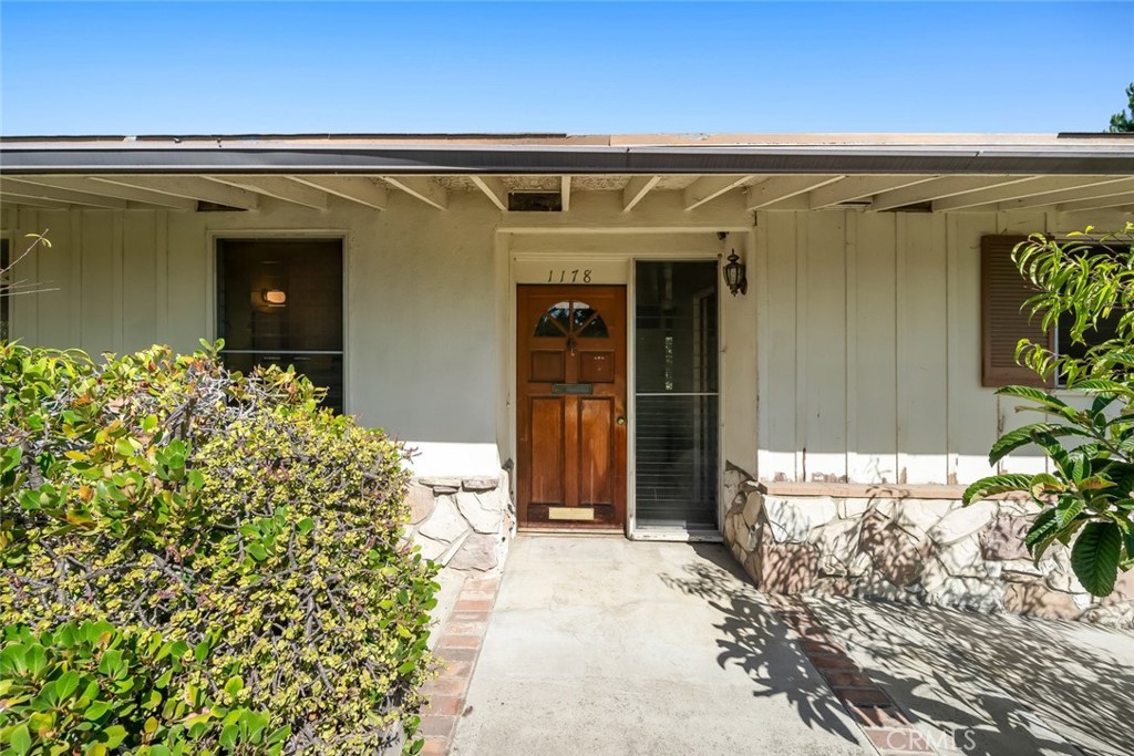 1178 San Carlos Drive San Luis Obispo, CA 93401 - Photo 3 of 32 a front view of a house