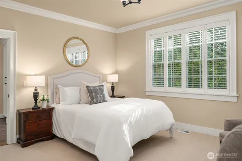 $3,645,000 | 10910 Northeast 18th Place, Bellevue, WA 98004