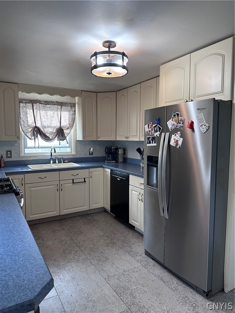 205 Rita Drive Clay, NY 13212 - Photo 11 of 26