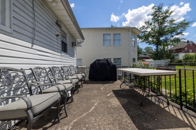 1758 Kenneth Avenue Union, NJ 07083 - Photo 31 of 34