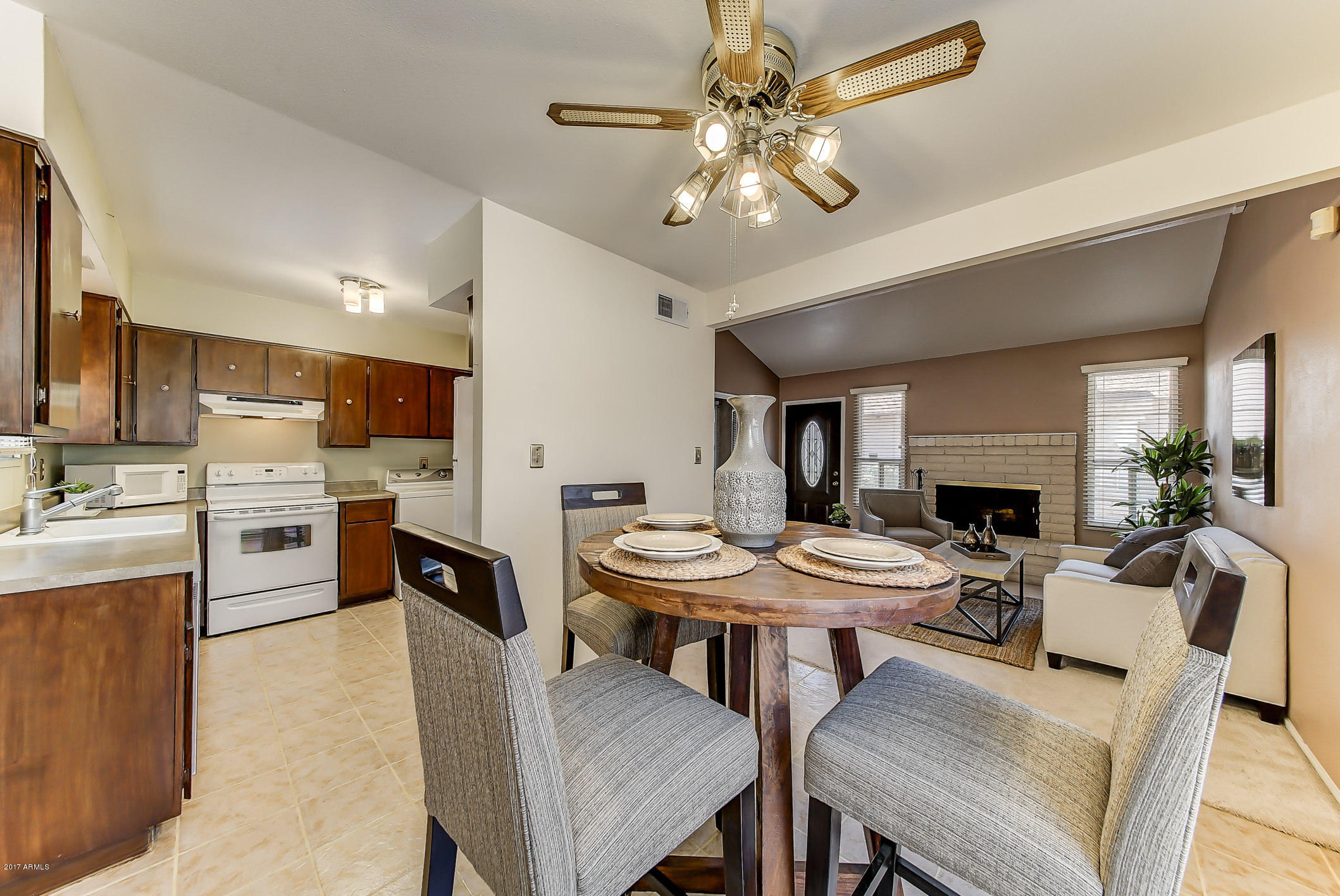 6518 South Newberry Road, Unit D Tempe, AZ 85283 - Photo 9 of 25 108-DiningView