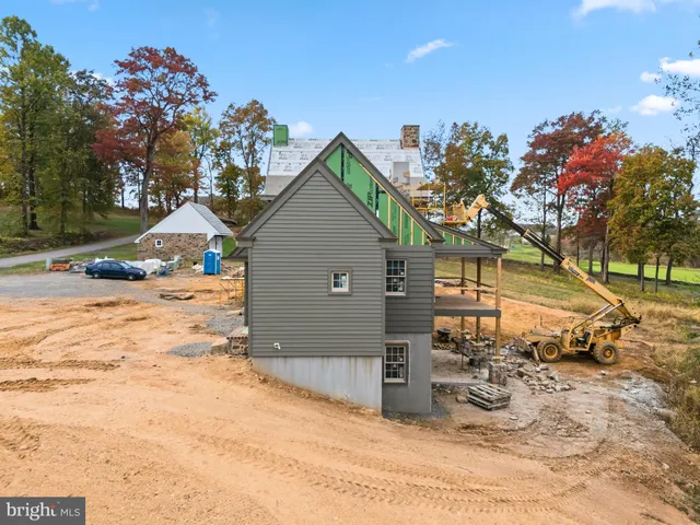 a house view with a outdoor space