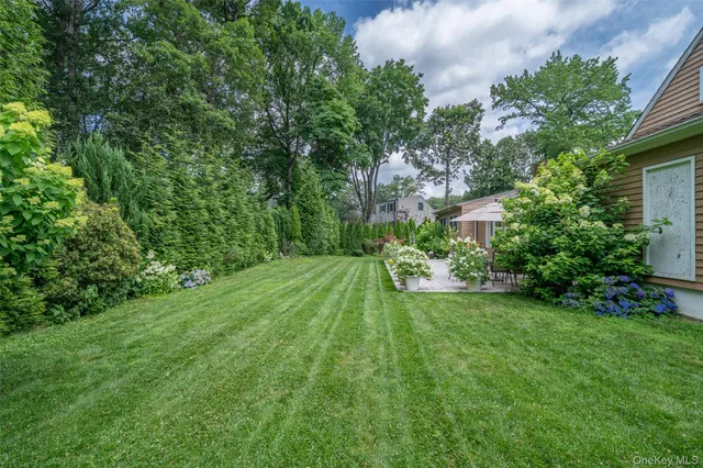 a view of an outdoor space and a yard