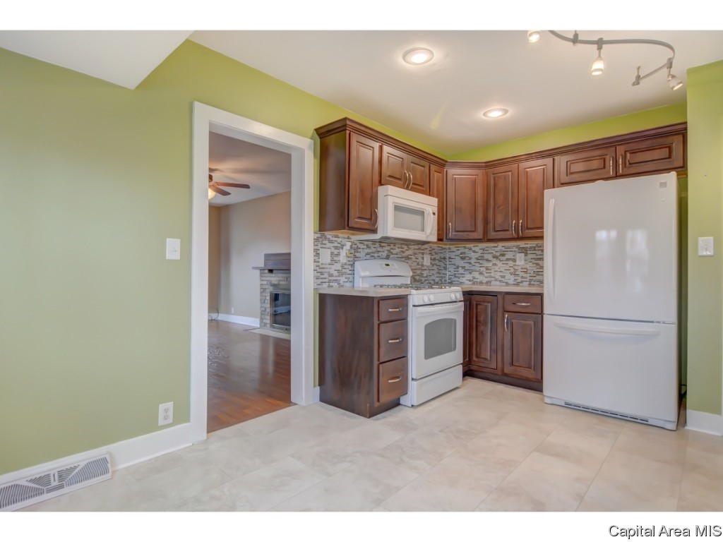 425 East Main Street Rochester, IL 62563 - Photo 25 of 35 Gallery Image 25