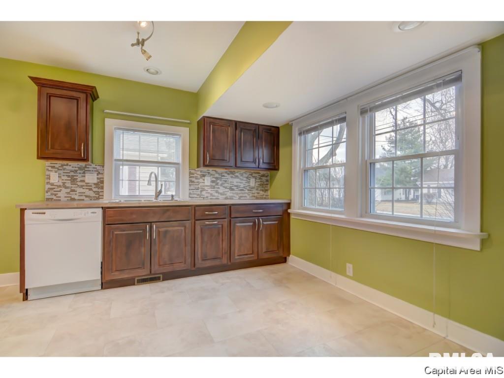 425 East Main Street Rochester, IL 62563 - Photo 29 of 35 Gallery Image 29