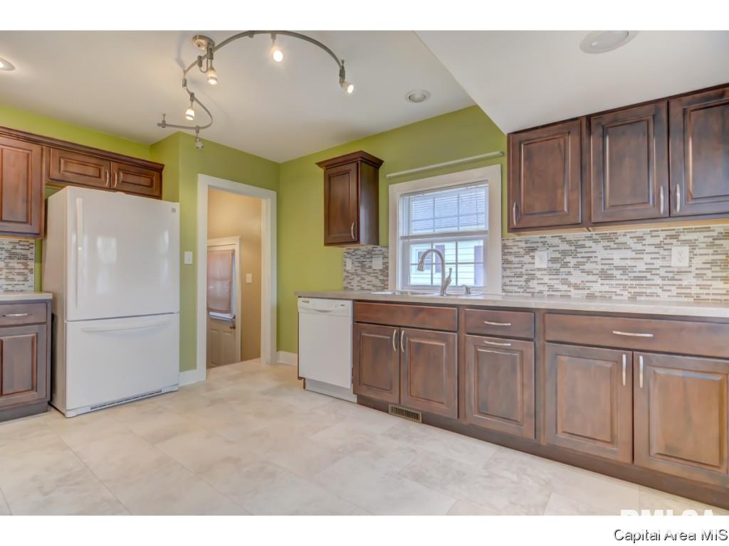 425 East Main Street Rochester, IL 62563 - Photo 30 of 35 Gallery Image 30