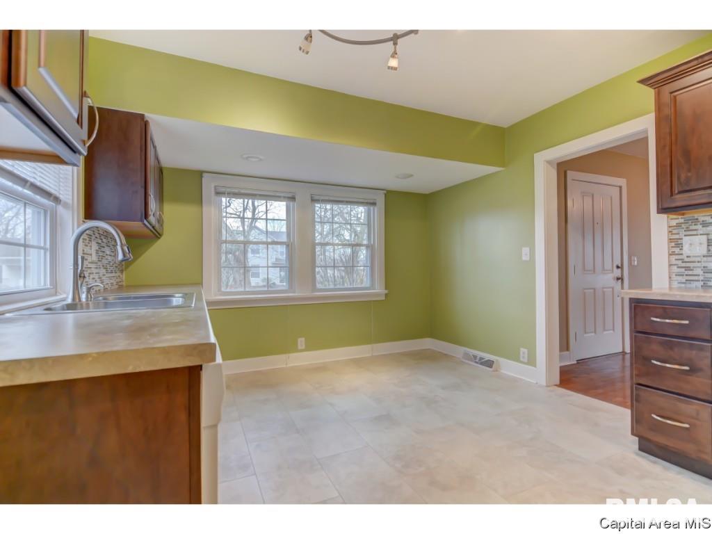 425 East Main Street Rochester, IL 62563 - Photo 8 of 35 Gallery Image 8