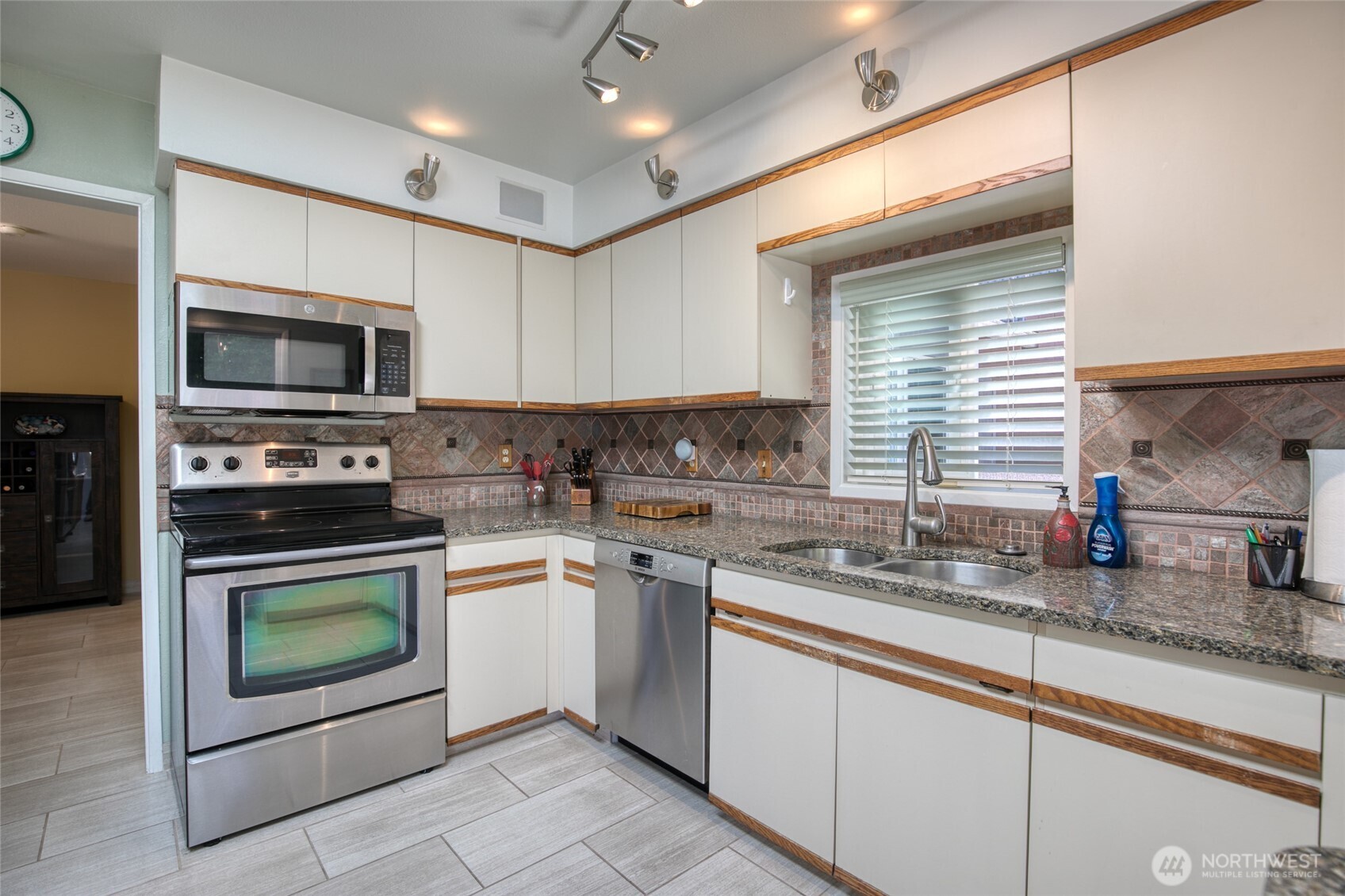 612 9th Avenue Aberdeen, WA 98520 - Photo 26 of 35