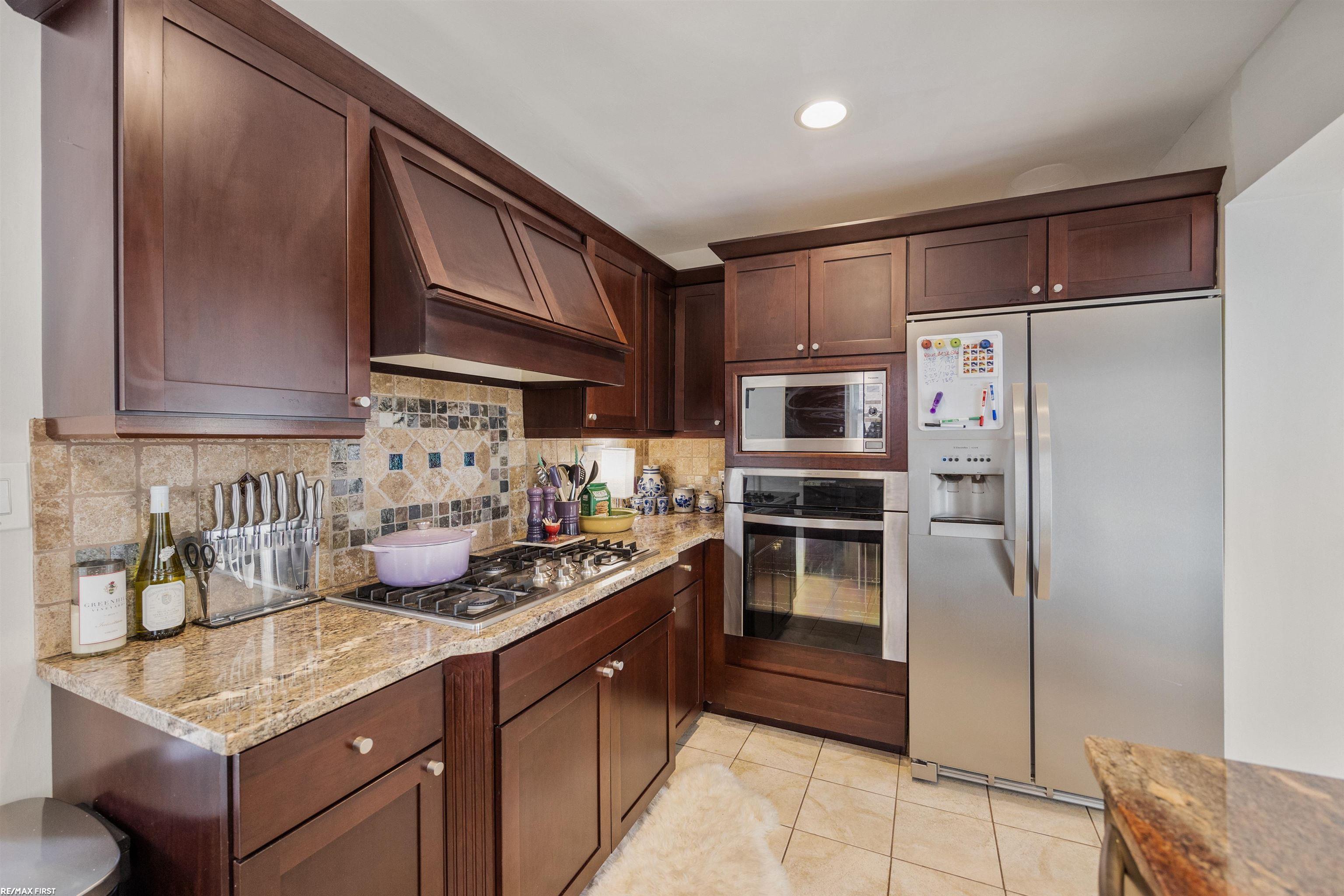 2685 Manchester Road Birmingham, MI 48009 - Photo 12 of 49 50084254-11.JPG
