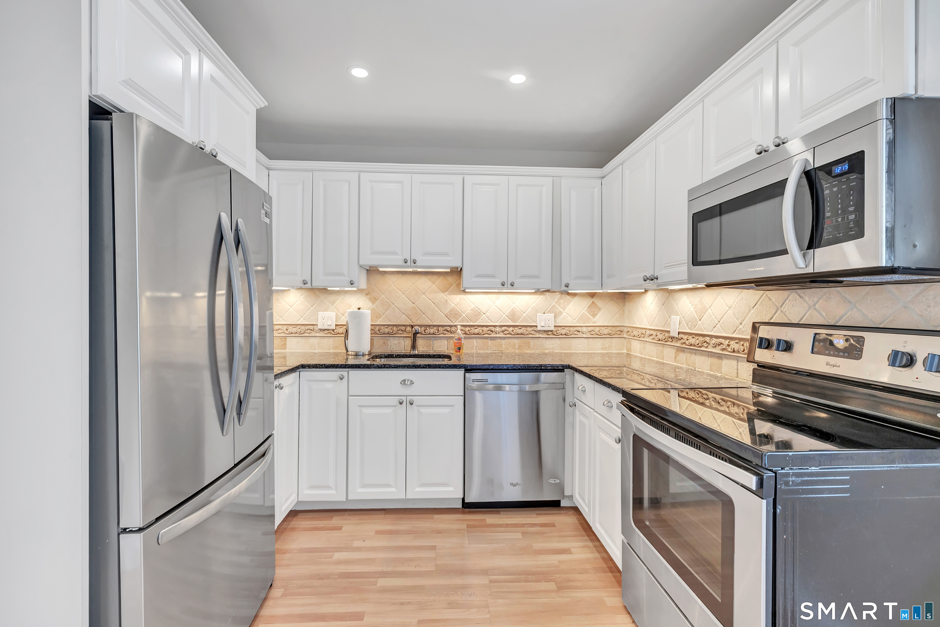 202 Soundview Avenue, Unit 60 Stamford, CT 06902 - Photo 8 of 35