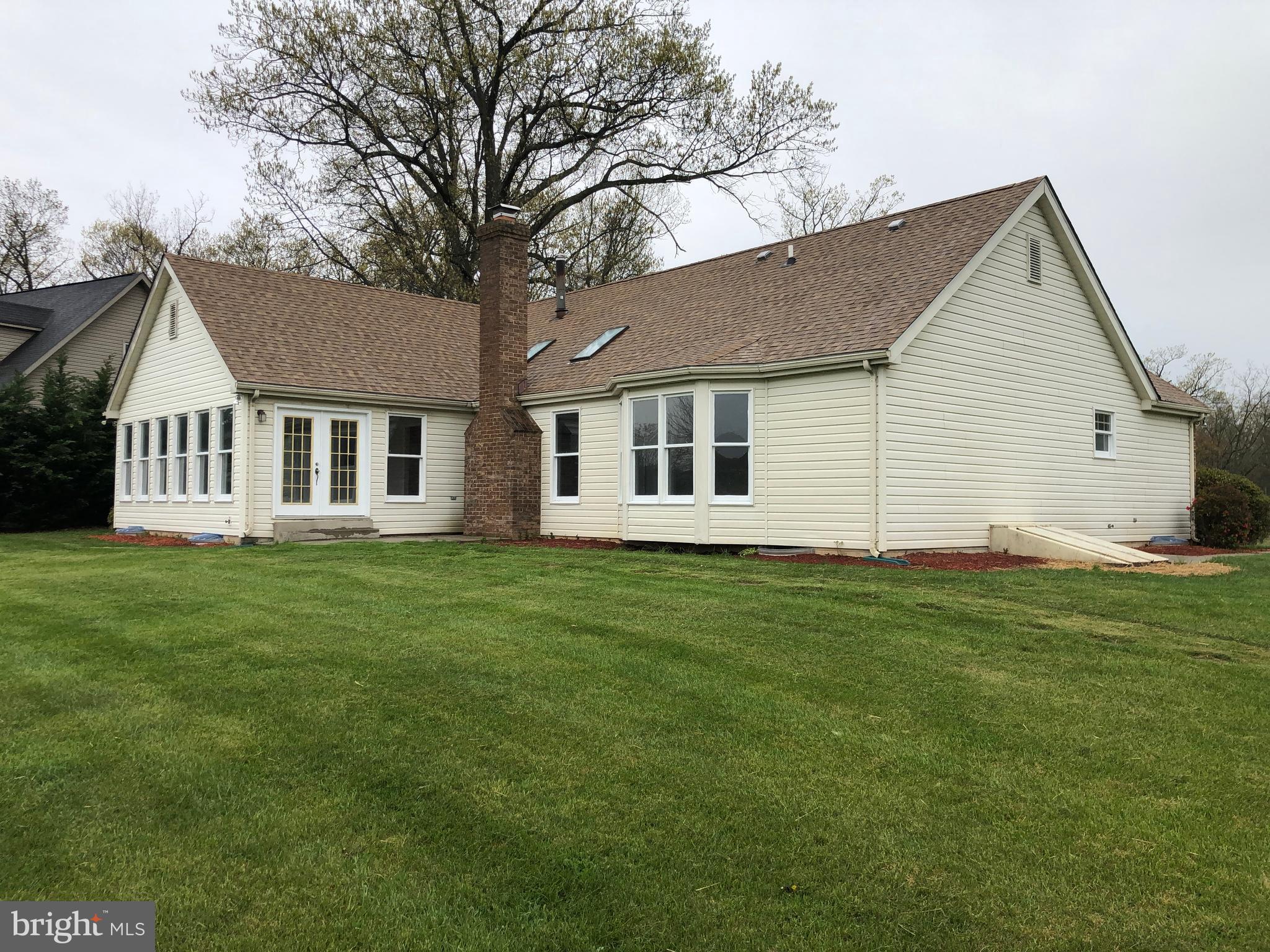 12491 Jesse Smith Road Mount Airy, MD 21771 - Photo 3 of 21 Gallery Image 3