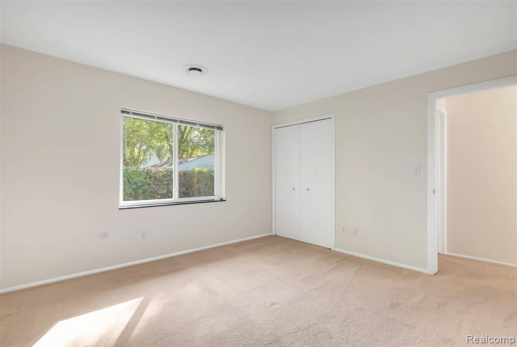 308 North Rochester Road, Unit 16 Clawson, MI 48017 - Photo 14 of 23