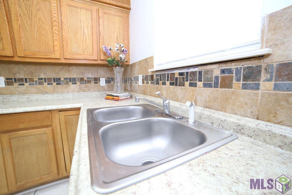 226 Lafitte Drive Baton Rouge, LA 70819 - Photo 6 of 14