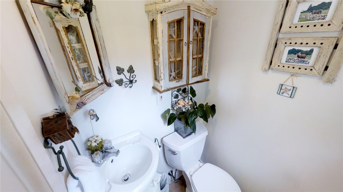 33 Noyes Neck Road Westerly, RI 02891 - Photo 16 of 34 Gallery Image 16