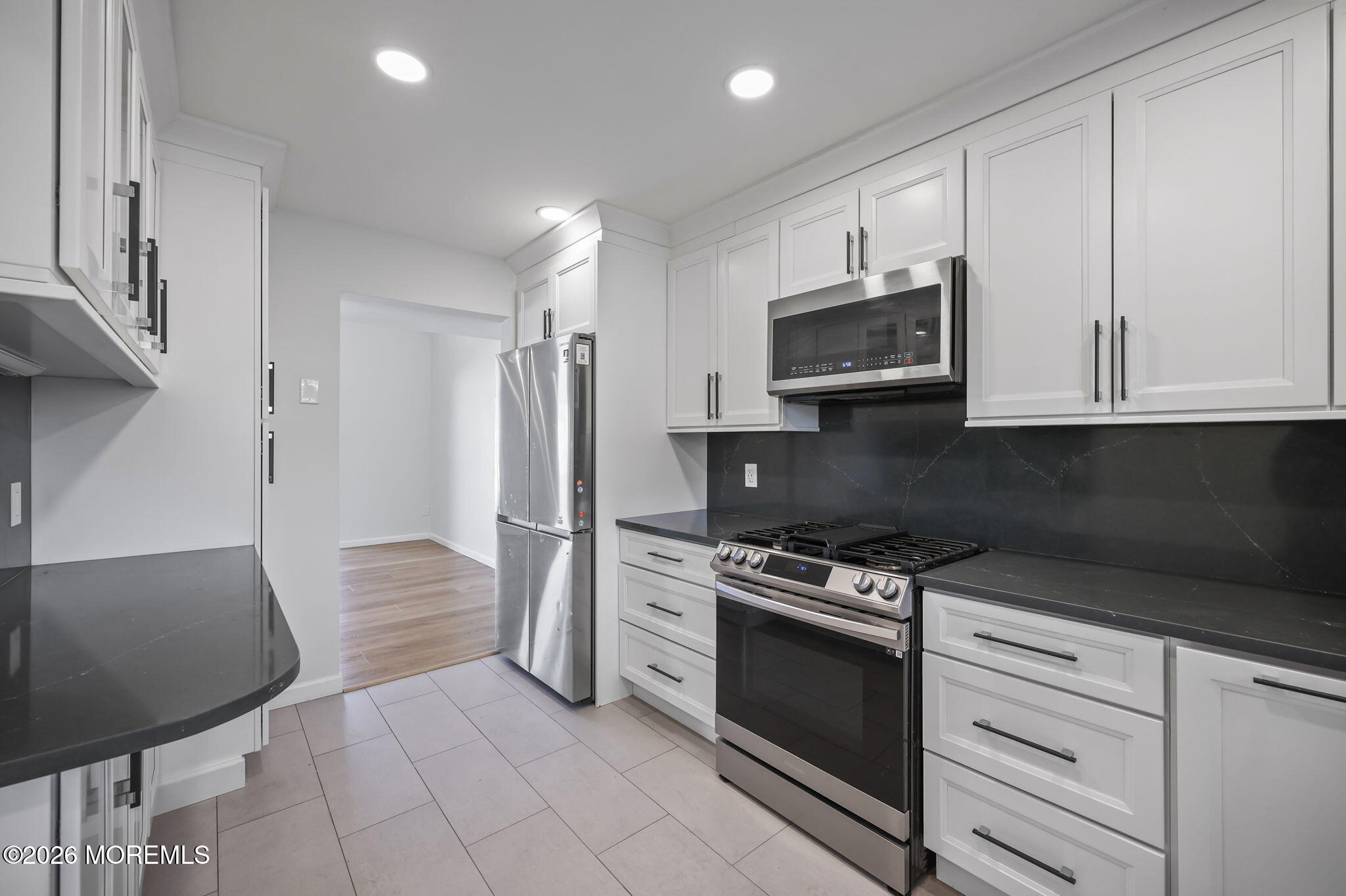 26 Front Court Old Bridge, NJ 08857 - Photo 15 of 45 17-web-or-mls-LPM_3178