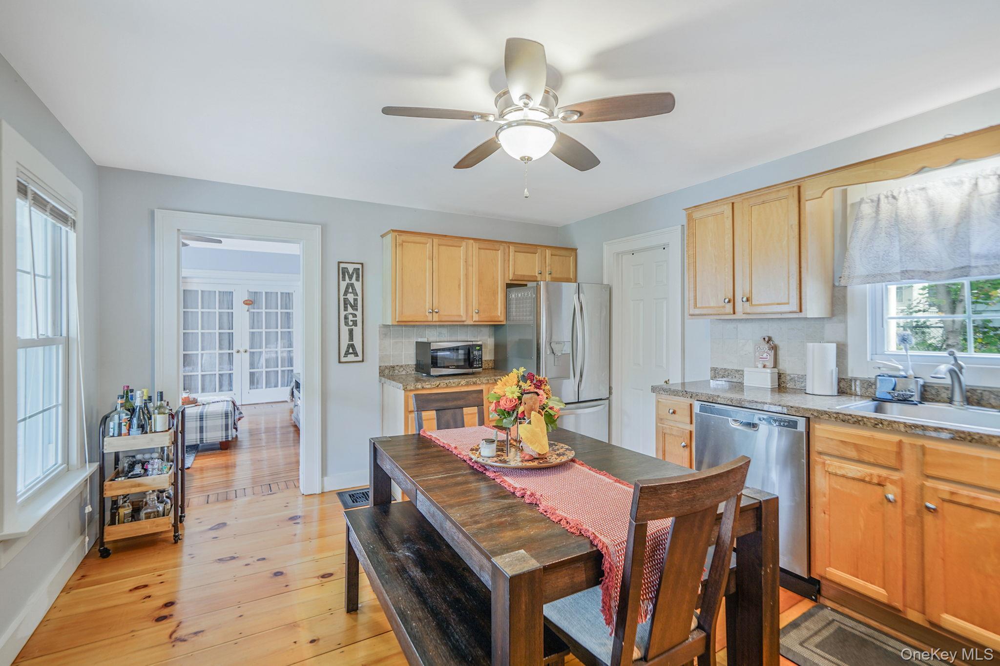 45 Maple Avenue Patchogue, NY 11772 - Photo 11 of 33