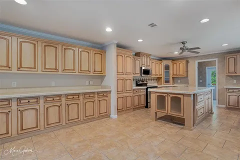 $209,000 | 5710 North Lakeshore Drive, Shreveport, LA 71107