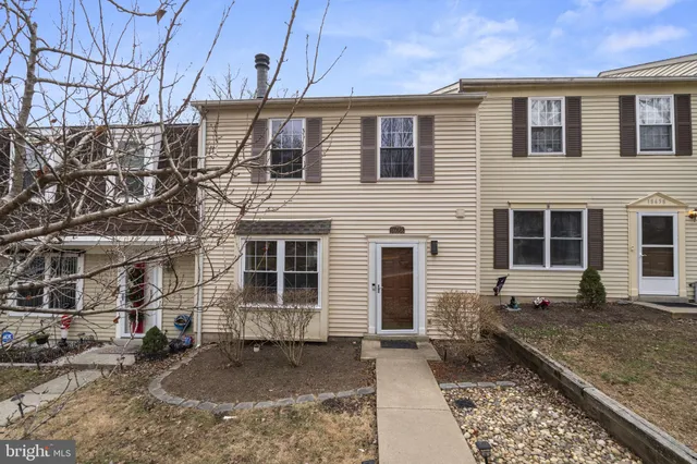 $363,900 | 18656 Winding Creek Place, Germantown, MD 20874