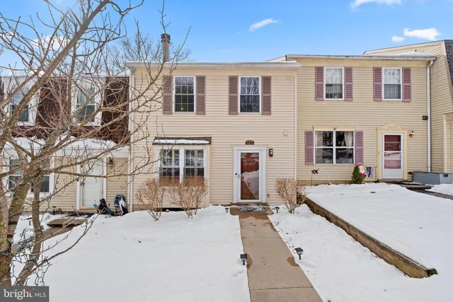 $363,900 | 18656 Winding Creek Place, Germantown, MD 20874