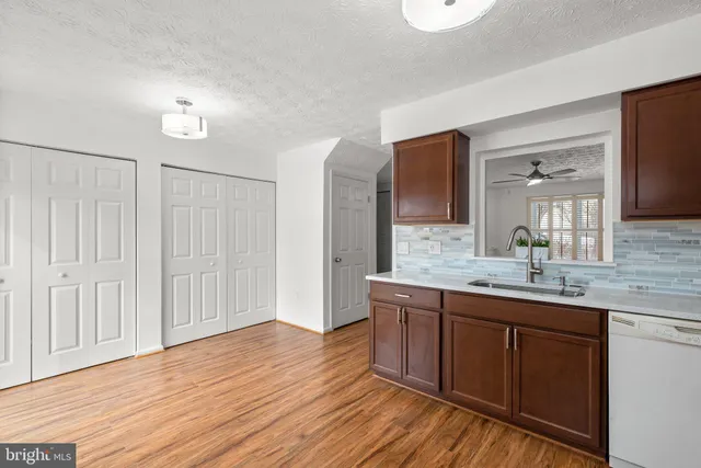 $363,900 | 18656 Winding Creek Place, Germantown, MD 20874