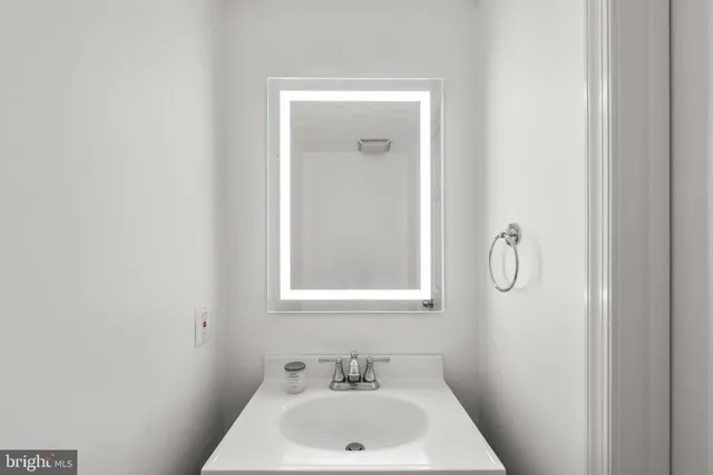 $363,900 | 18656 Winding Creek Place, Germantown, MD 20874