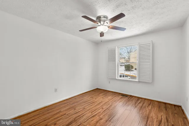 $363,900 | 18656 Winding Creek Place, Germantown, MD 20874