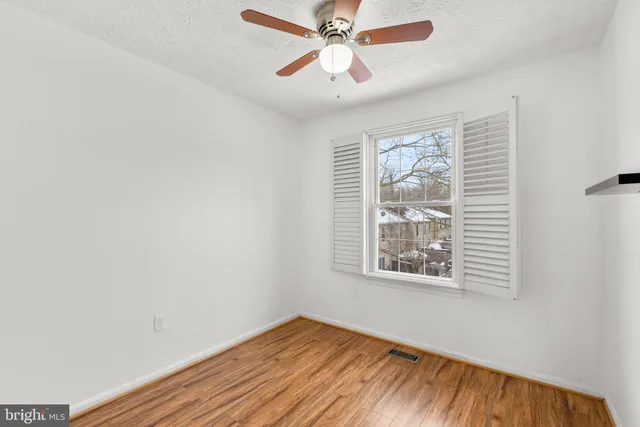 $363,900 | 18656 Winding Creek Place, Germantown, MD 20874