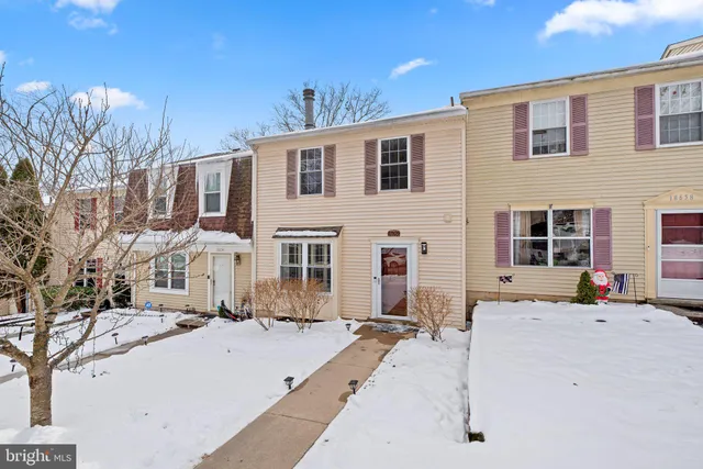 $363,900 | 18656 Winding Creek Place, Germantown, MD 20874