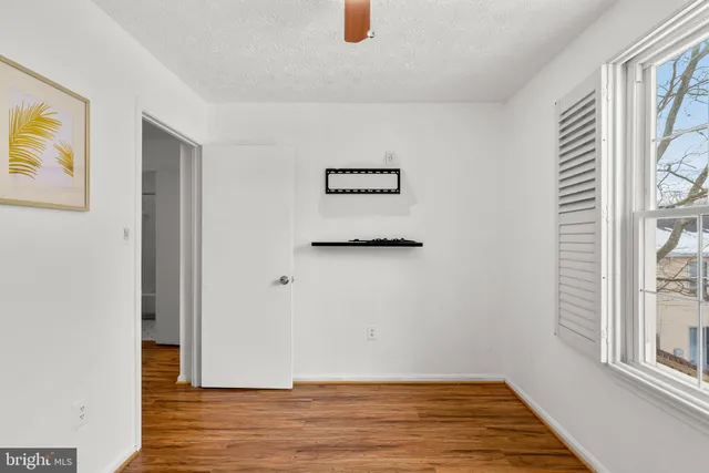 $363,900 | 18656 Winding Creek Place, Germantown, MD 20874