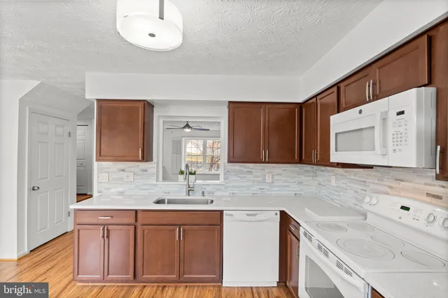 $363,900 | 18656 Winding Creek Place, Germantown, MD 20874