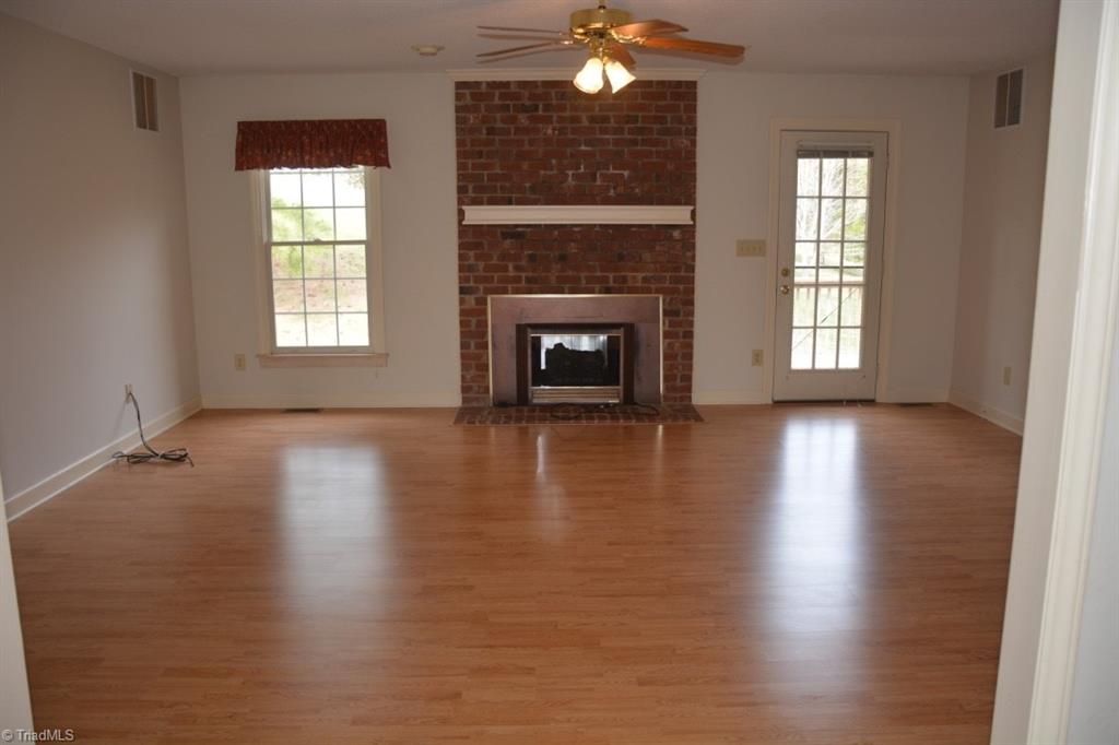 8398 West Glenn Road Oak Ridge, NC 27310 - Photo 4 of 22