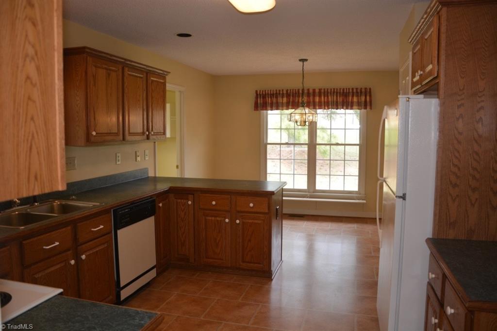 8398 West Glenn Road Oak Ridge, NC 27310 - Photo 5 of 22