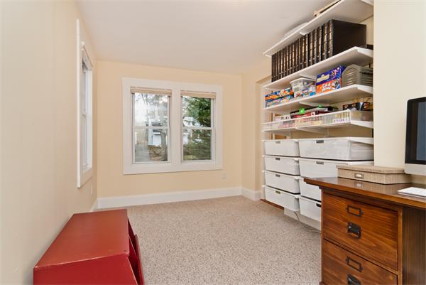 70 Moffat Road Newton, MA 02468 - Photo 9 of 19 Gallery Image 9
