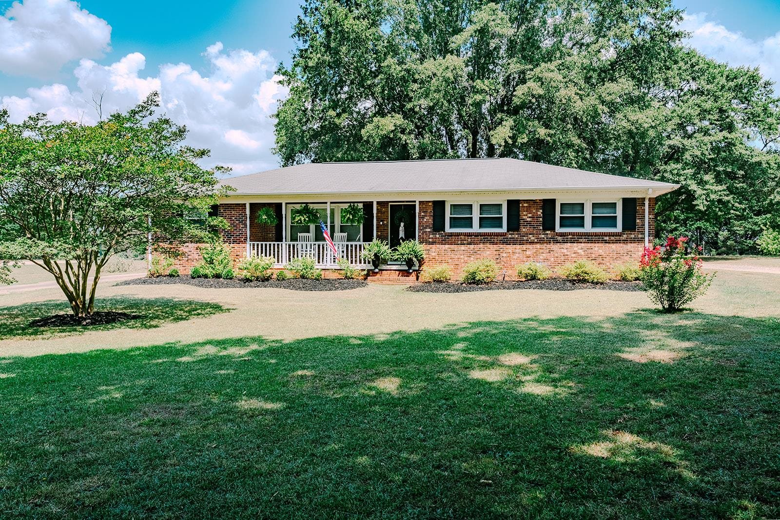160 Virginia Avenue Gaffney, SC 29341 - Photo 1 of 44