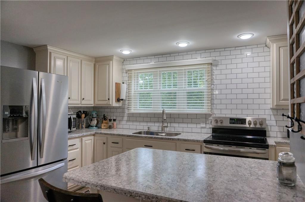 842 Pittsburgh Road Butler, PA 16002 - Photo 9 of 25 This stunning kitchen is complimented with new stainless appliances (2019)!