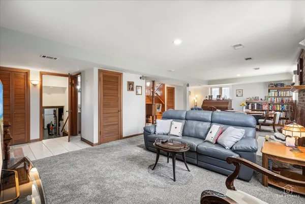 $634,000 | 462 Mulberry Lane, Wood Dale, IL 60191