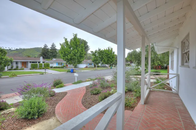 a view of an outdoor space with a street