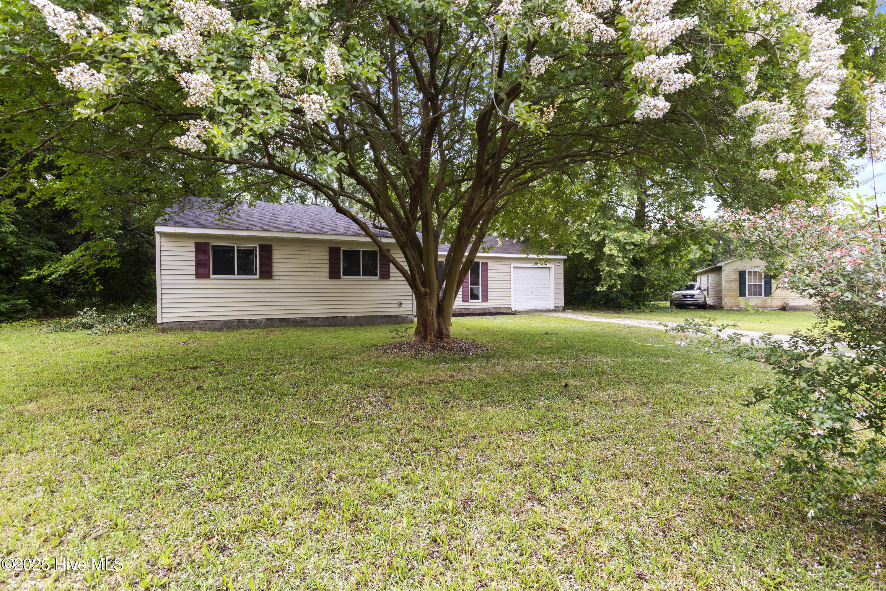 100 Mill Pond Road Jacksonville, NC 28546 - Photo 4 of 25 04