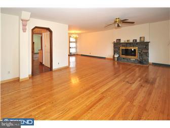 712 Woodside Road Rydal, PA 19046 - Photo 2 of 12 Living Room