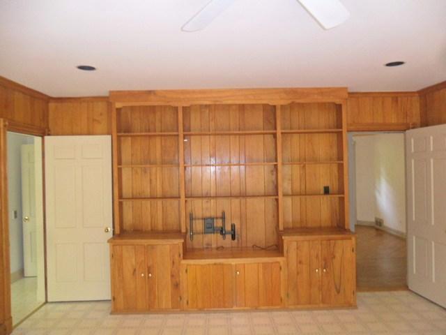 6005 Hickory Valley Road Nashville, TN 37205 - Photo 13 of 19 DEN VIEW - W/BOOK CASE