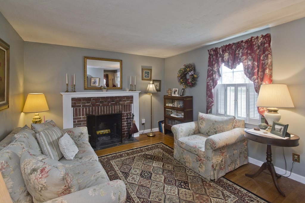 1 Stratford Road Holyoke, MA 01040 - Photo 12 of 31 Gallery Image 12