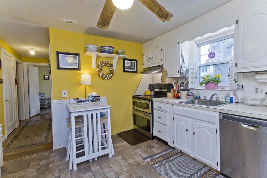 1 Stratford Road Holyoke, MA 01040 - Photo 16 of 31 Gallery Image 16