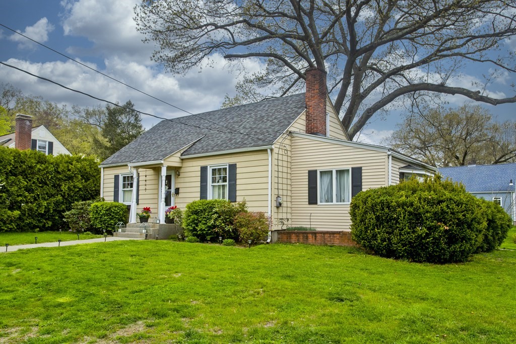 1 Stratford Road Holyoke, MA 01040 - Photo 4 of 31 Gallery Image 4