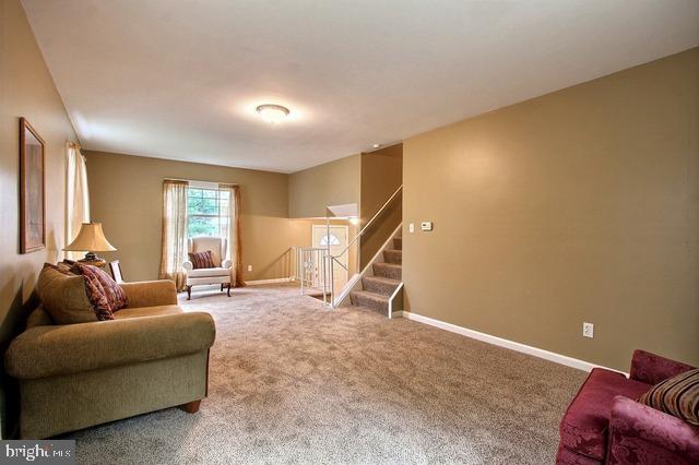 1649 Glenn Road Lancaster, PA 17601 - Photo 3 of 25 Gallery Image 3