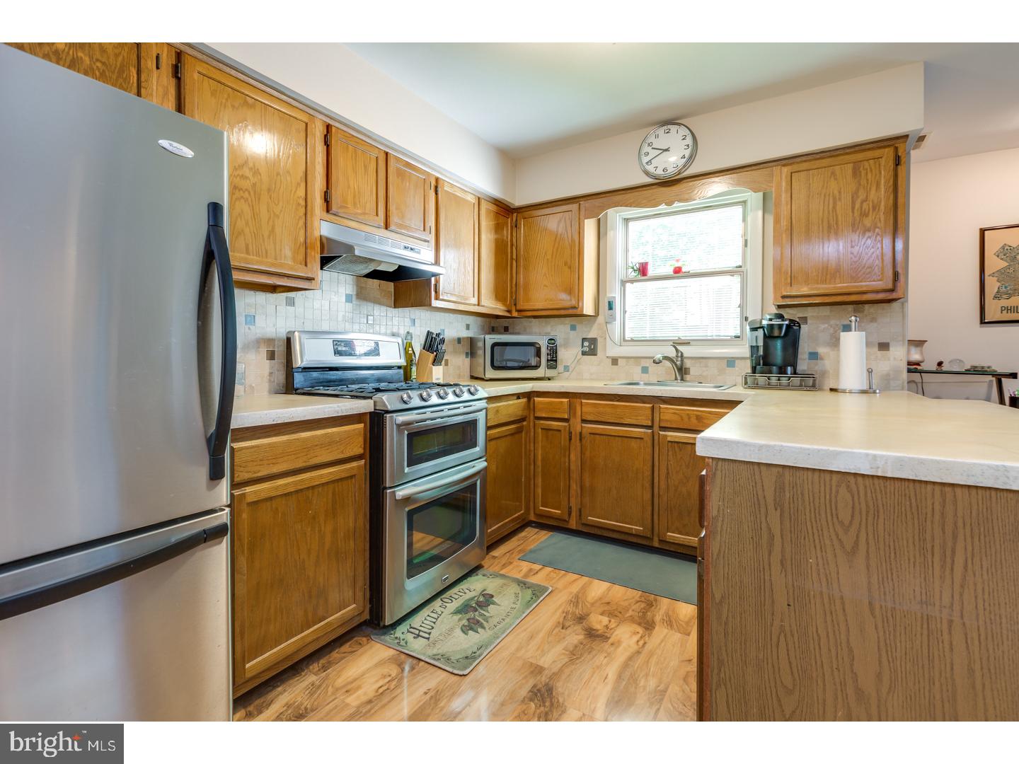 37 Christopher Road Voorhees, NJ 08043 - Photo 8 of 25 Kitchen