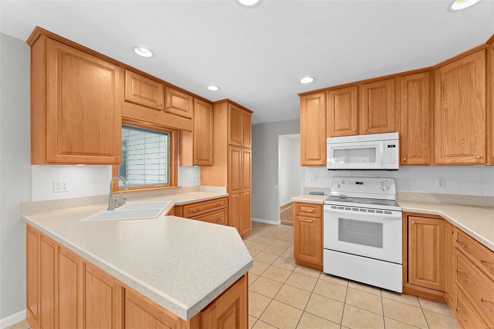 900 Ruth Drive St. Charles, MO 63301 - Photo 12 of 36 Gallery Image 12