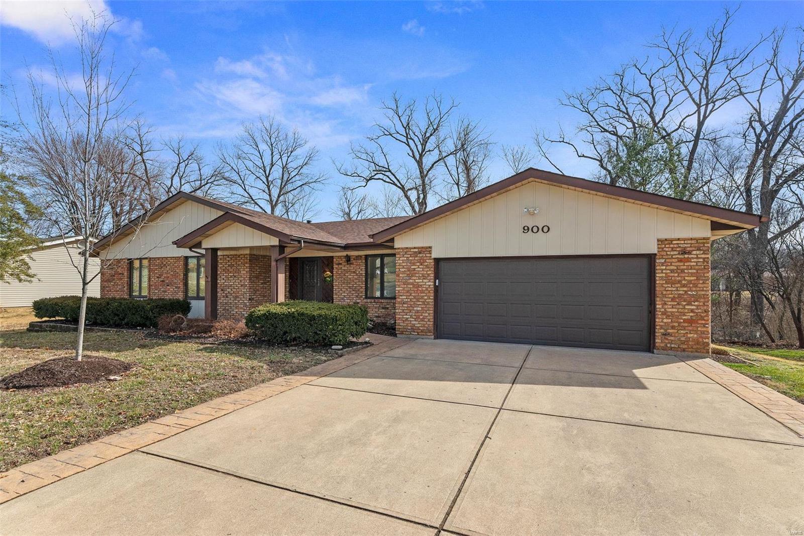 900 Ruth Drive St. Charles, MO 63301 - Photo 4 of 36 Gallery Image 4